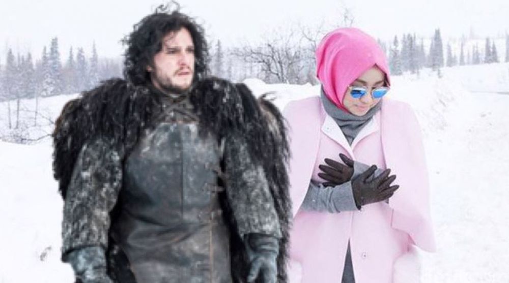 10 Foto editan kocak sindir gaya glamor Anniesa Hasibuan dan suaminya