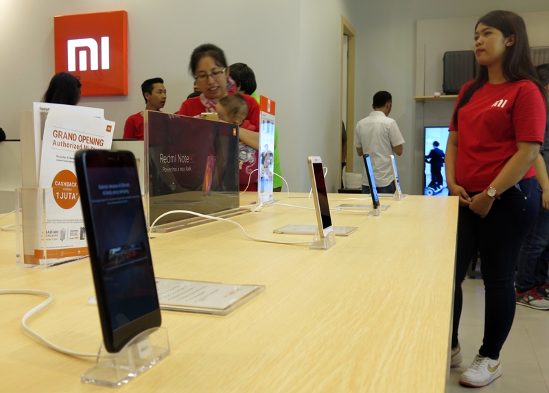 Gerai smartphone ini dibuka langsung diserbu pengunjung, ada apa ya?