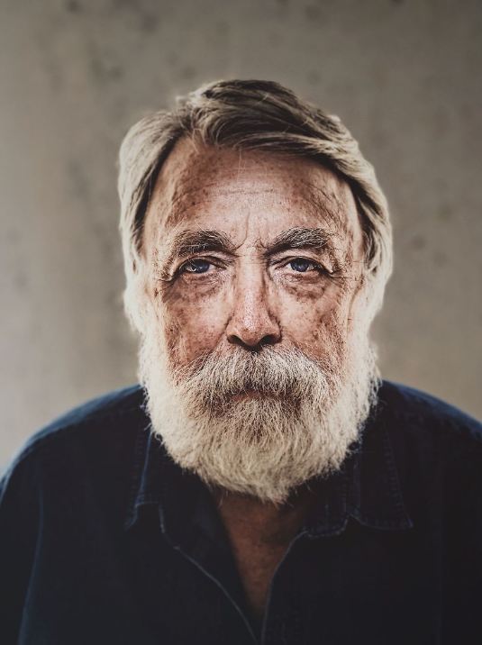 Cuma bermodal kotak makan, 6 hasil foto cowok ini setara DSLR