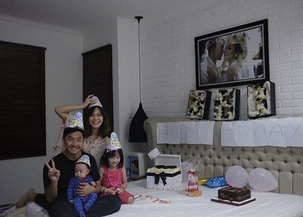 8 Potret manis ultah Ananda Omesh, dari zaman pacaran sampai jadi abi