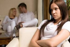 Usai menikah, bolehkan berhubungan baik dengan mantan?