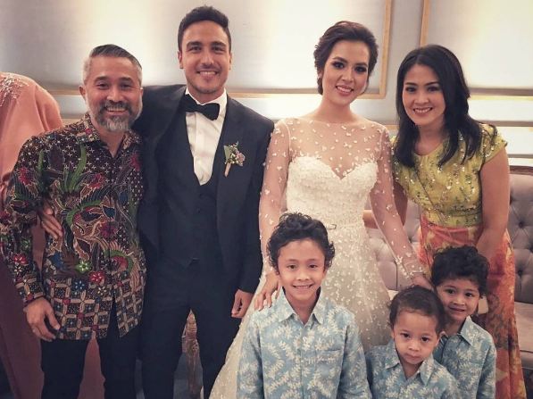 9 Foto penampilan baru Lukman Sardi, makin memesona & bikin pangling