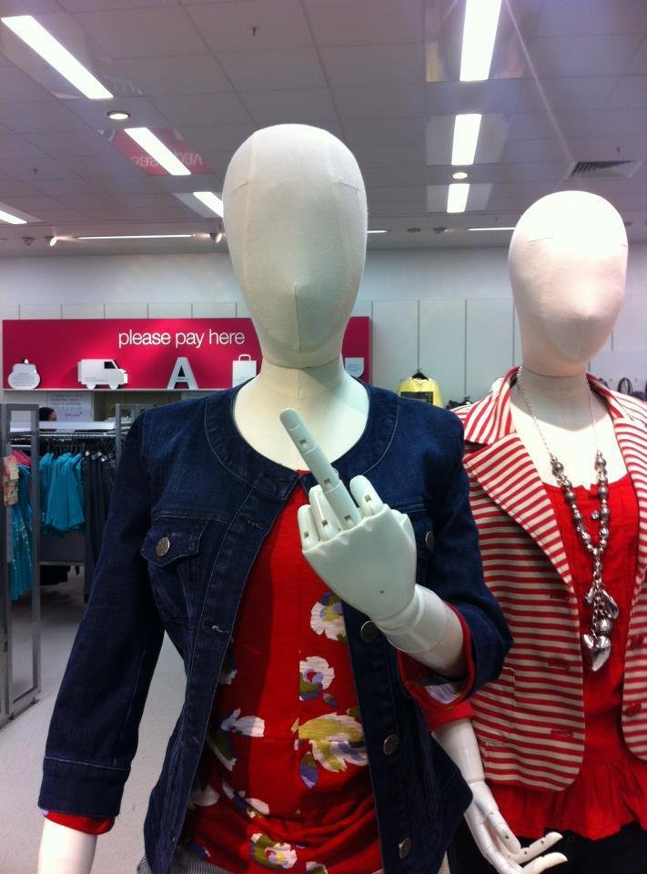 15 Model manekin ini bikin gagal paham, jadi mikir mau beli bajunya