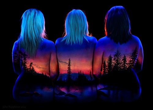 10 Lukisan tubuh ini dibuat dengan sinar UV, keren bingits