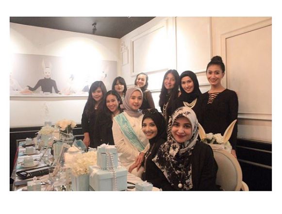 Ini 7 momen Bella terharu dapat kejutan bridal shower dari sahabatnya