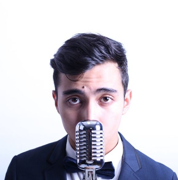 10 Aksi panggung adik Vidi Aldiano, musisi jazz yang sedang naik daun