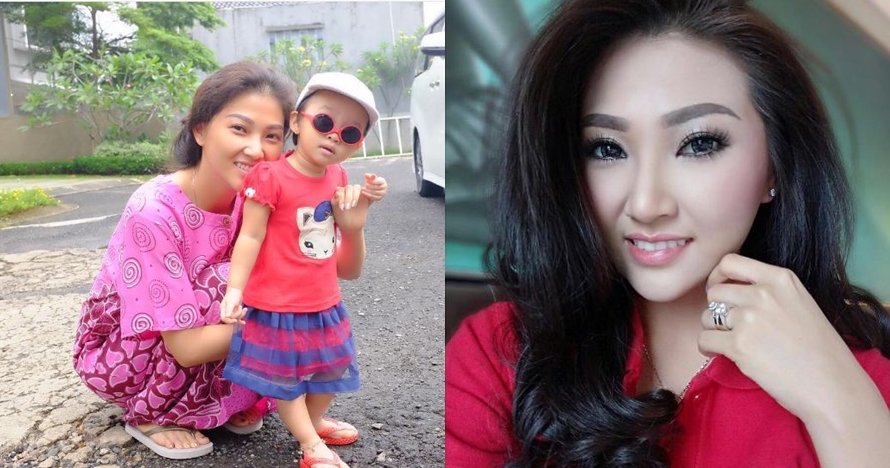 7 Artis ini penampilan sehari-harinya berkebalikan dengan saat di TV