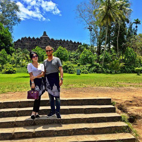 10 Gaya publik figur saat liburan ke Borobudur, siapa paling kece?