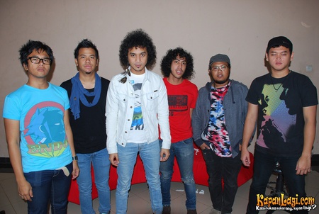 10 Transformasi Giring Nidji, dari anak band hingga caleg