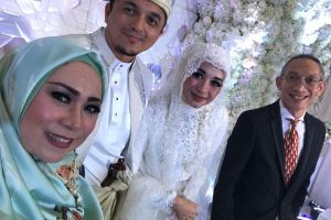 Bella dinyinyirin gara-gara makeup, ini jawaban menohok Melly Goeslaw