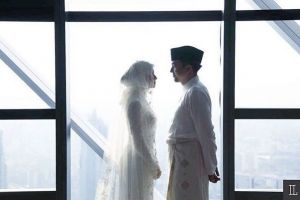 Merajut cinta beda usia, 4 pasangan seleb ini terpaut 11 tahun lebih