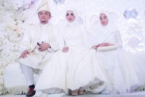 Sah menikah, panggilan Laudya C Bella ke Engku Emran ini super mesra