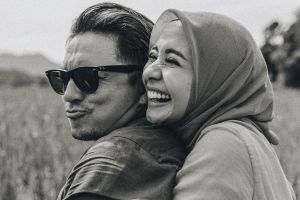 Media Malaysia ini ungkap mak comblang Engku Emran dengan Bella