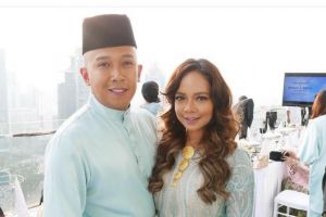 5 Foto pasangan artis Malaysia mak comblang Engku Emran dengan Bella