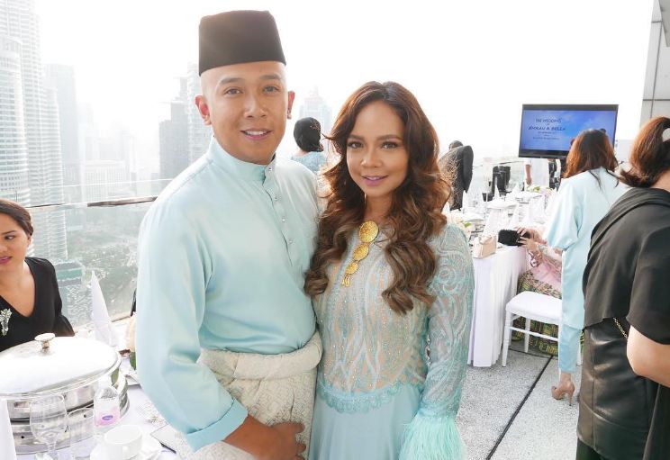 5 Foto pasangan artis Malaysia mak comblang Engku Emran dengan Bella