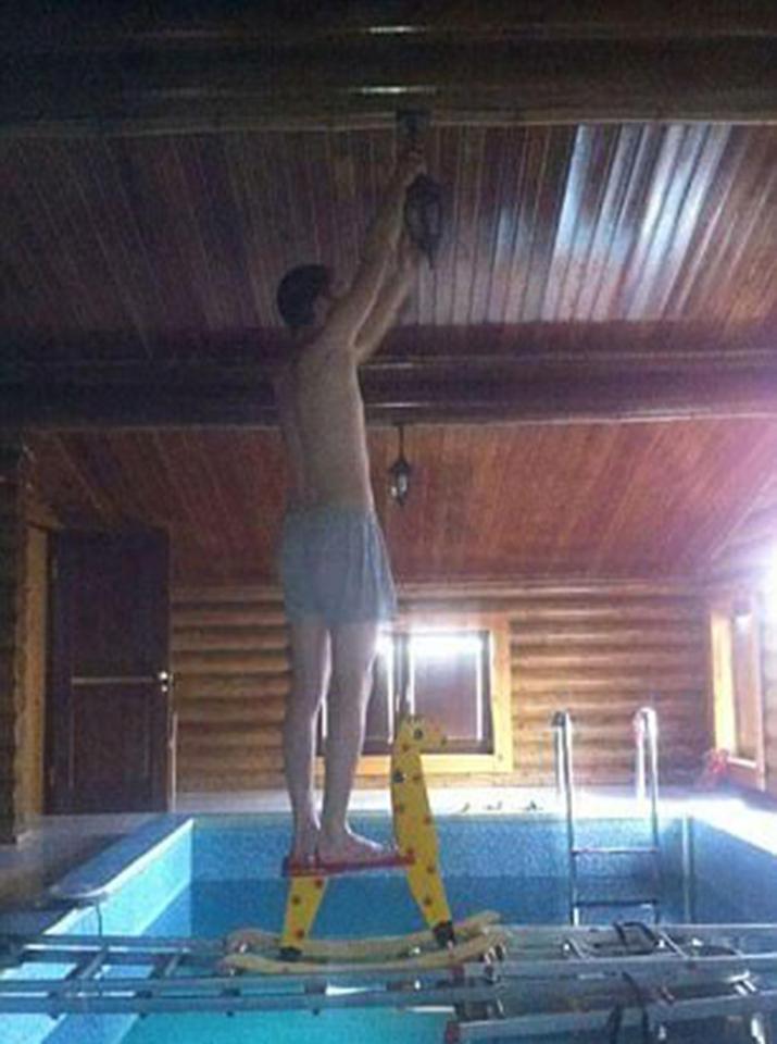 10 Aksi nyeleneh orang ini bikin mikir maunya gimana sih?