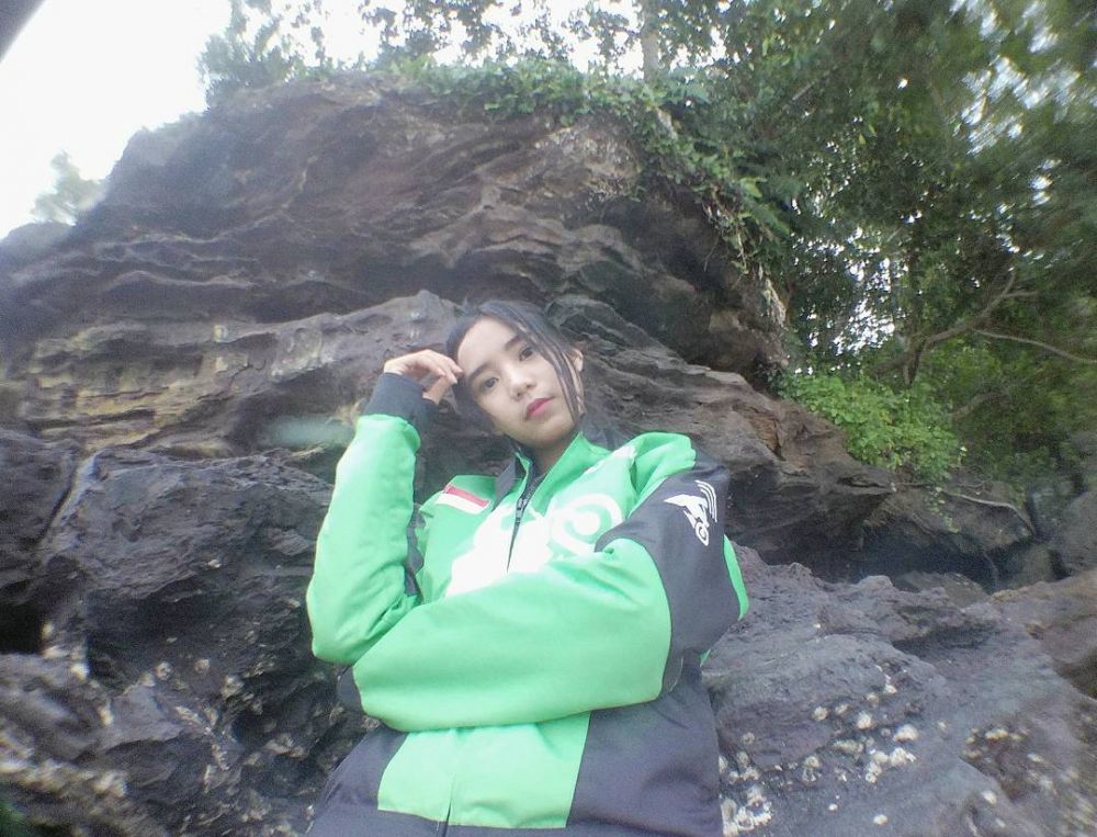 10 Driver ojek online cantik ini bikin penumpang betah naik motor