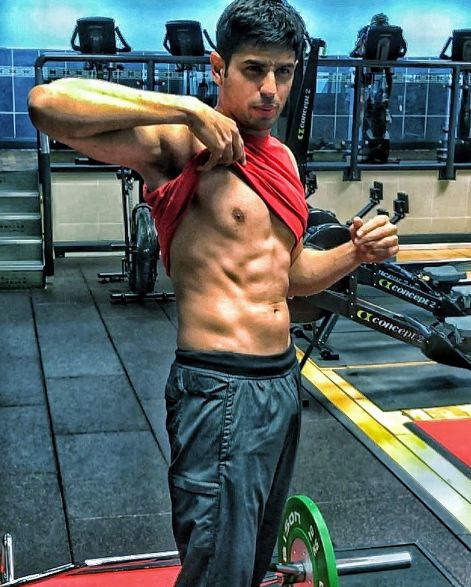 Kegiatan 10 seleb Bollywood ini bukti mereka ternyata sederhana banget