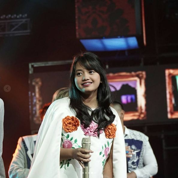 12 Gaya Hanin Dhiya, penyanyi yang kabarnya dekat dengan Bastian Steel