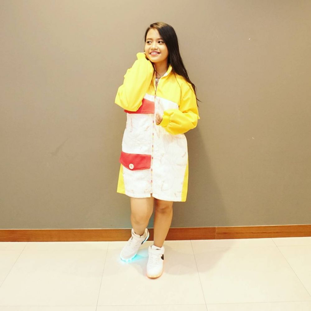 12 Gaya Hanin Dhiya, penyanyi yang kabarnya dekat dengan Bastian Steel