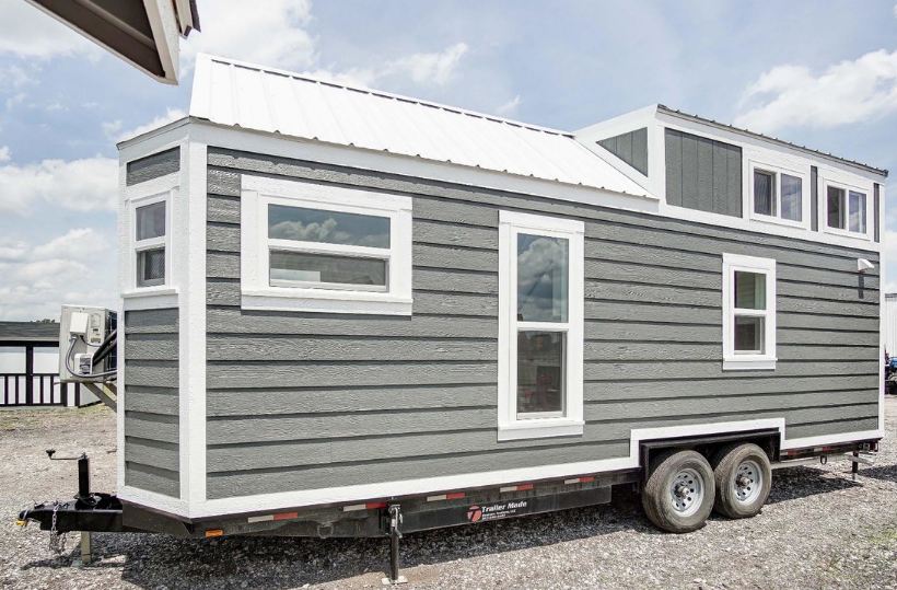 Dibangun di atas truk, desain interior rumah ini bikin kamu takjub