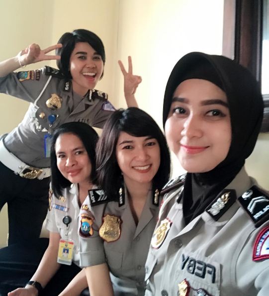 Ingat si cantik Briptu Eka Frestya? Ini 10 foto penampilannya sekarang