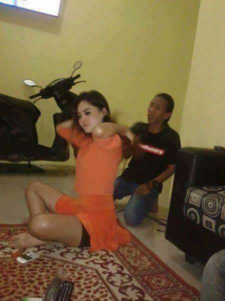 Yuk intip kemesraan Nella Kharisma bareng pria dikabarkan suaminya