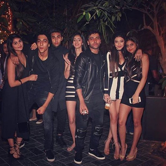 Begini gaya 10 anak seleb Bollywood kalau lagi party bareng teman