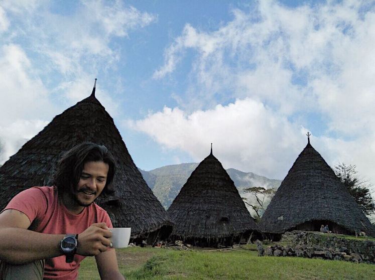 12 Petualangan Ramon Y Tungka keliling Indonesia, traveler sejati nih