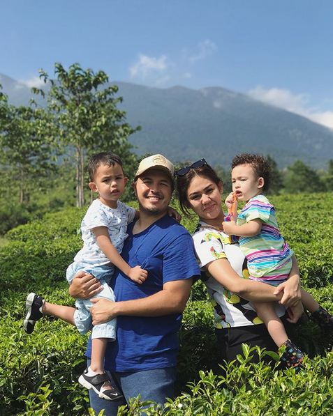 Demi peroleh keturunan, 8 seleb ini putuskan ikut program bayi tabung