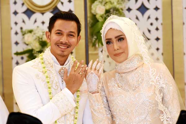 6 Pasangan seleb ini menikah dengan mahar sederhana, ada yang Rp 2.000