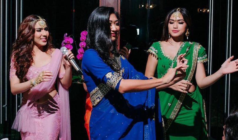7 Gaya Jedar dan girl squadnya pakai baju India, cocok nggak?