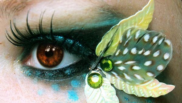 10 Kreasi riasan mata bertema alam, teduh dipandang