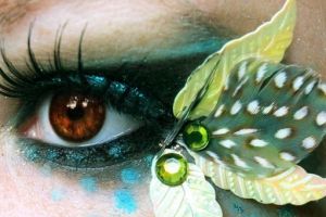 10 Kreasi riasan mata bertema alam, teduh dipandang