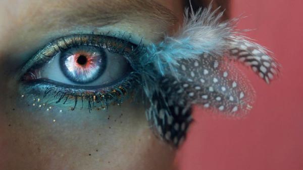 10 Kreasi riasan mata bertema alam, teduh dipandang