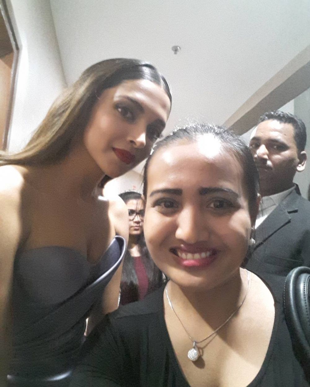 Demi foto sama artis India, gadis Indonesia ini rela datangi 16 negara