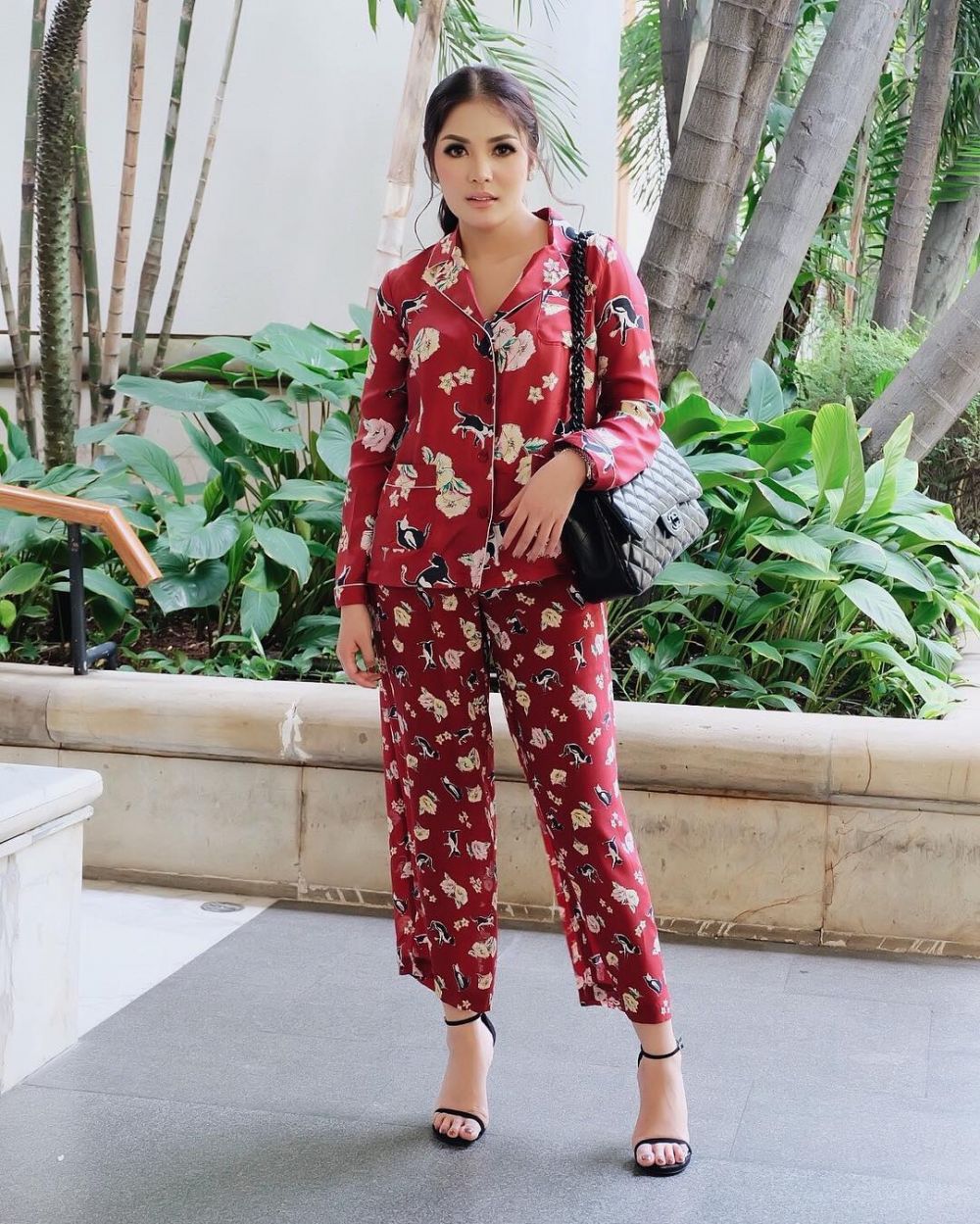 Nindy Ayunda senasib 4 artis ini, fashion mahalnya dikira murahan