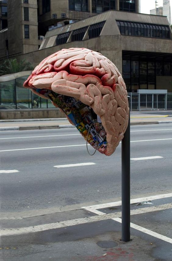 10 Desain kotak telepon umum ini unik abis, ada yang berbentuk otak