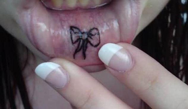 10 Kreasi tato dalam bibir, kreativitasnya ada-ada aja nih
