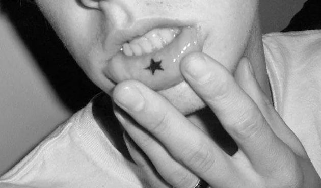 10 Kreasi tato dalam bibir, kreativitasnya ada-ada aja nih