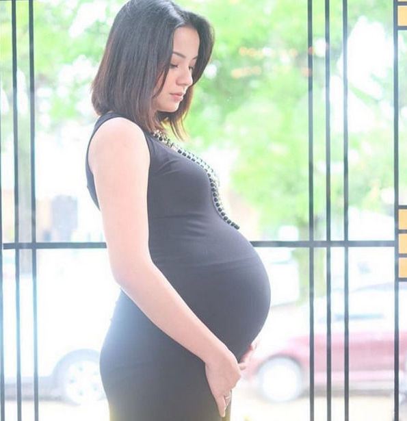 Gaya 10 seleb cantik di acara baby shower, siapa paling cetar?