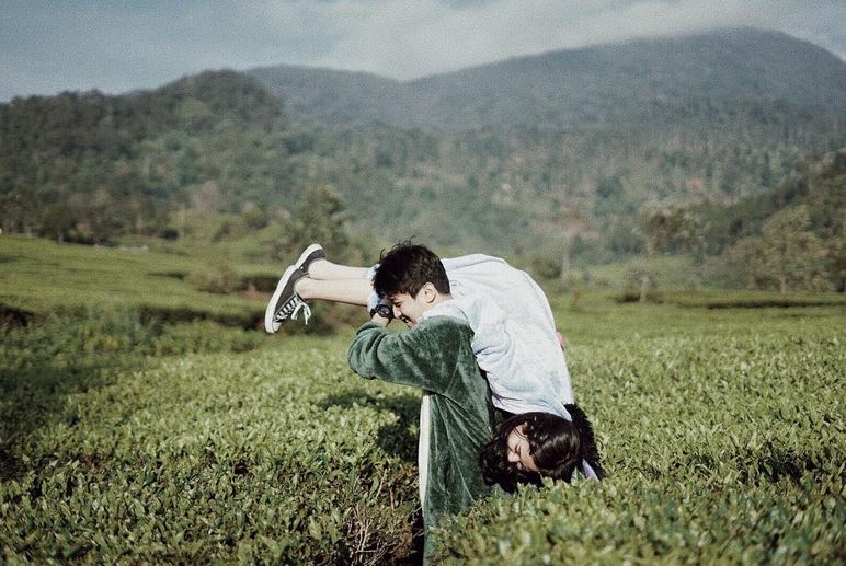 7 Momen mesra Hanggini Purinda dan kekasih, sakit pun tetap romantis