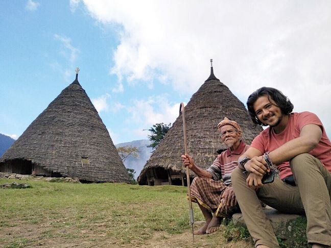 Tak lagi sibuk di dunia hiburan, 4 seleb ini kini jadi traveler sejati