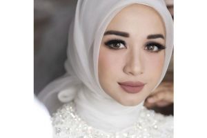 Pengen makeup kamu tampak glamor? Ini lho rahasianya
