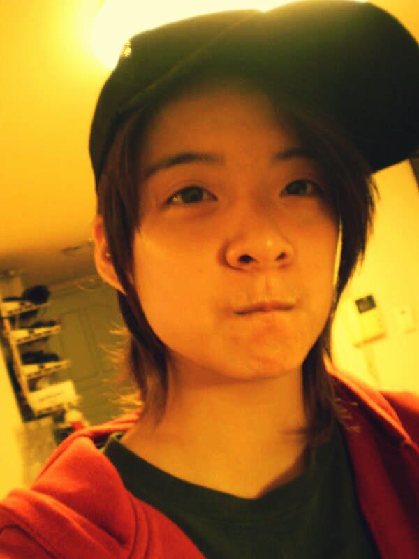 Gaya selfie jadul ala 10 idol K-Pop, bukti mereka juga pernah alay