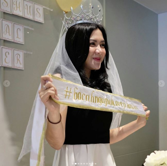 Sudah dekat hari H, ini 5 potret bridal shower Vicky Shu