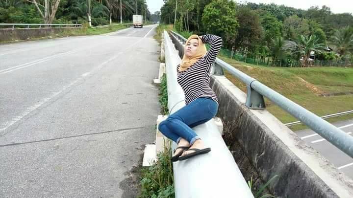 11 Pose konyol wanita ini bikin gagal paham, ada-ada aja