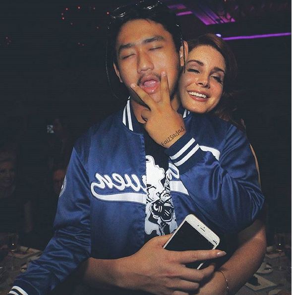 15 Editan foto cowok Indonesia bareng seleb Hollywood ini epik banget