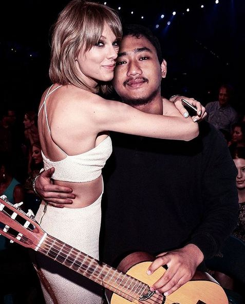 15 Editan foto cowok Indonesia bareng seleb Hollywood ini epik banget