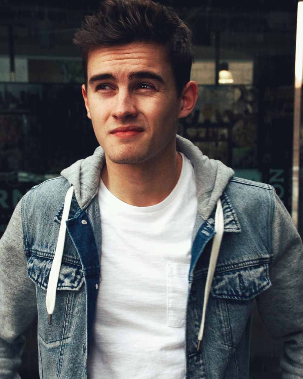 10 Foto Michael Johnston, aktor tampan gandengan baru Cinta Laura